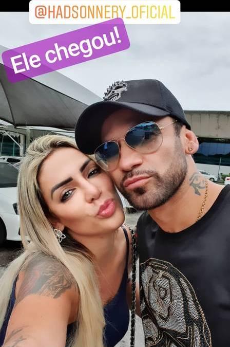 Hadson, do 'BBB 20', chega a Belém (PA), após deixar o Rio, e posa com loira em foto Hadson, do 'BBB 20', chega a Belém (PA), após deixar o Rio, e posa com loira em foto