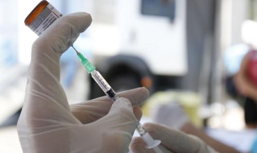 Postos de saúde abrem em todo o país para vacinação contra sarampo Postos de saúde abrem em todo o país para vacinação contra sarampo