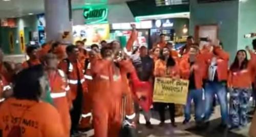 Petroleiros de Urucu (AM) aderem à greve nacional e realizam ato em chegada à Manaus Petroleiros de Urucu (AM) aderem à greve nacional e realizam ato em chegada à Manaus