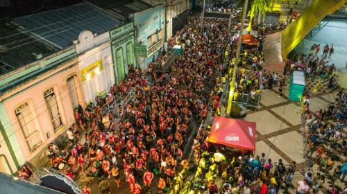 Banda Pinto Molhado movimenta o domingo magro (16) de Carnaval, em Parintins Banda Pinto Molhado movimenta o domingo magro (16) de Carnaval, em Parintins