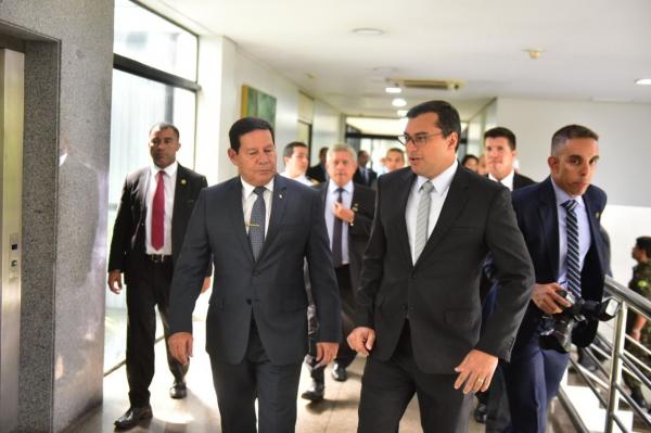Wilson e Mourão discutem meio ambiente, ZFM e infraestrutura no Amazonas Wilson e Mourão discutem meio ambiente, ZFM e infraestrutura no Amazonas