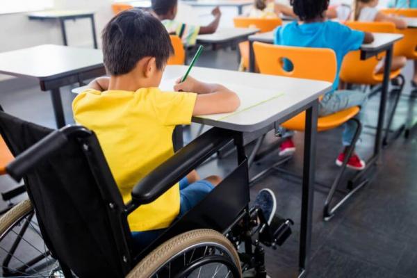 Colégio Militar de Manaus deve aceitar matrículas de alunos com deficiência, determina Justiça Federal Colégio Militar de Manaus deve aceitar matrículas de alunos com deficiência, determina Justiça Federal