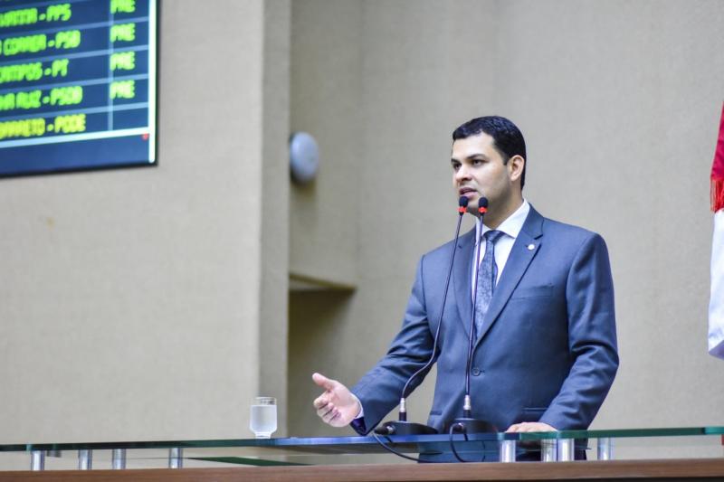 Obras do sistema viário de Urucará estão 88% concluídas, diz Saullo Vianna Obras do sistema viário de Urucará estão 88% concluídas, diz Saullo Vianna