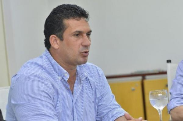MPAM denuncia prefeito de Manacapuru por fraude de R$ 7 milhões em licitação MPAM denuncia prefeito de Manacapuru por fraude de R$ 7 milhões em licitação
