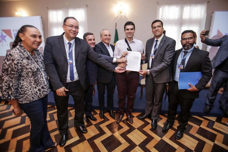 Helder e Caixa assinam contrato de meio bilhão para obras de saúde e infraestrutura, no PA Helder e Caixa assinam contrato de meio bilhão para obras de saúde e infraestrutura, no PA