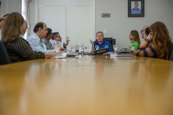 Prefeito anuncia plano de contingência para possível crise econômica resultante do coronavírus Prefeito anuncia plano de contingência para possível crise econômica resultante do coronavírus