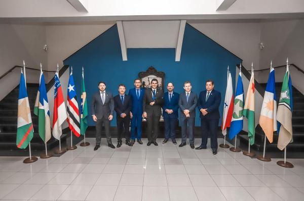 Fórum de governadores traz ganhos para o AM na saúde, meio ambiente e segurança Fórum de governadores traz ganhos para o AM na saúde, meio ambiente e segurança