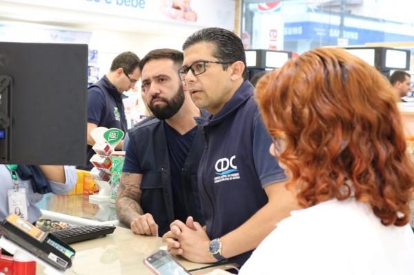 Álcool em gel e máscaras estão em falta em estabelecimentos de Manaus, diz Procon-AM Álcool em gel e máscaras estão em falta em estabelecimentos de Manaus, diz Procon-AM