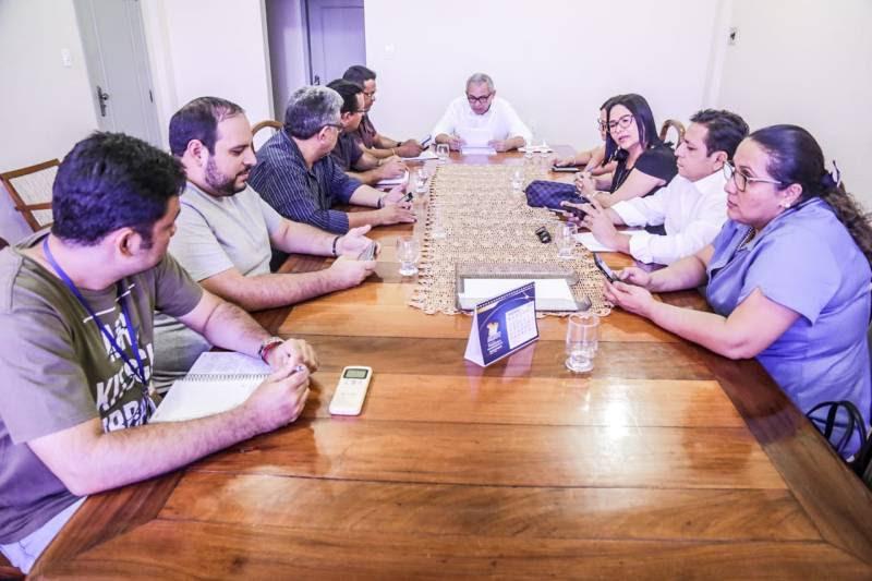 Prefeito de Santarém assina decreto com novas medidas de enfrentamento ao Coronavírus Prefeito de Santarém assina decreto com novas medidas de enfrentamento ao Coronavírus