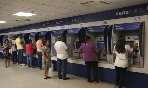 Governo suspende por 120 dias bloqueio de pagamento de benefícios Governo suspende por 120 dias bloqueio de pagamento de benefícios
