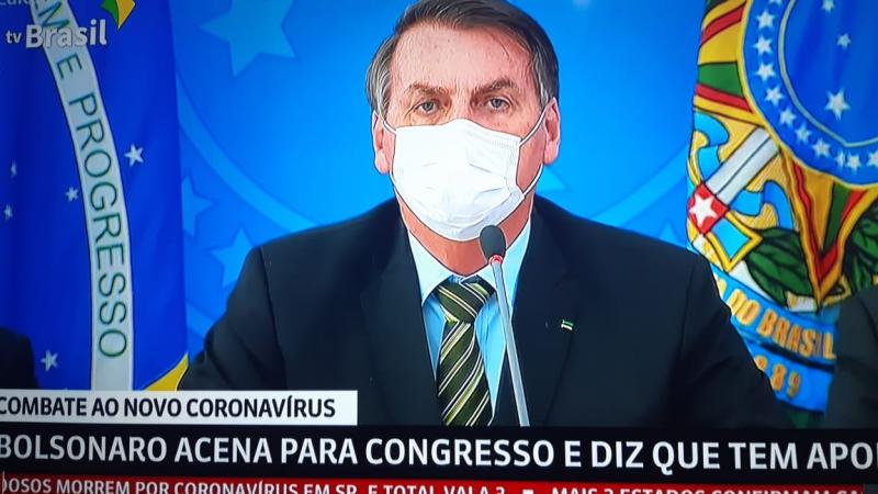Bolsonaro se nega a mostrar exames para coronavírus que, segundo ele, deram negativo Bolsonaro se nega a mostrar exames para coronavírus que, segundo ele, deram negativo