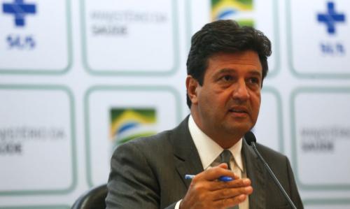 Sistema de saúde pode entrar em colapso em abril, diz ministro Sistema de saúde pode entrar em colapso em abril, diz ministro