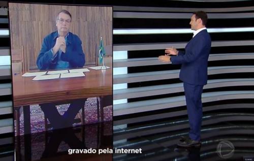 Sobre coronavírus, Bolsonaro diz que 'povo está sendo enganado por governadores e Imprensa' Sobre coronavírus, Bolsonaro diz que 'povo está sendo enganado por governadores e Imprensa'