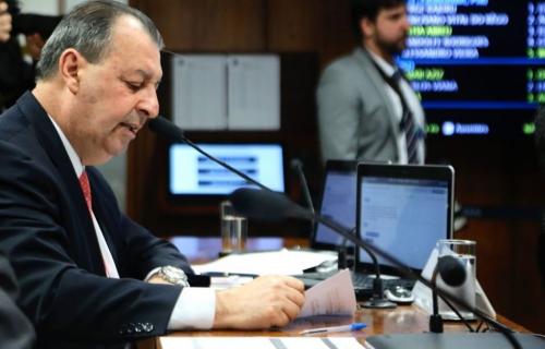 Projeto de Lei na Câmara dos Deputados vai destinar R$ 200 milhões para saúde do Amazonas Projeto de Lei na Câmara dos Deputados vai destinar R$ 200 milhões para saúde do Amazonas