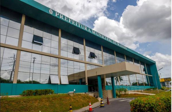 Prefeitura de Manaus libera servidores para trabalhar de casa, por 30 dias Prefeitura de Manaus libera servidores para trabalhar de casa, por 30 dias