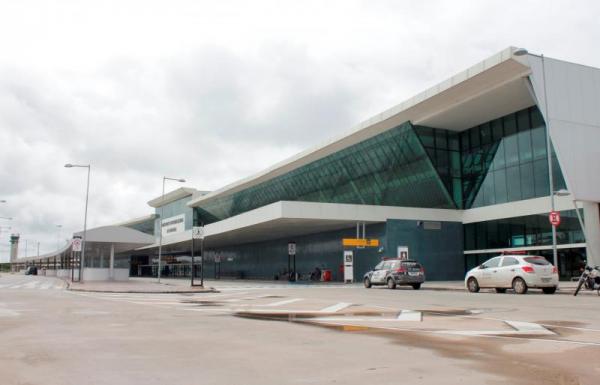 Passageiro que chegar no aeroporto de Manaus será monitorado por aplicativo de quarentena Passageiro que chegar no aeroporto de Manaus será monitorado por aplicativo de quarentena