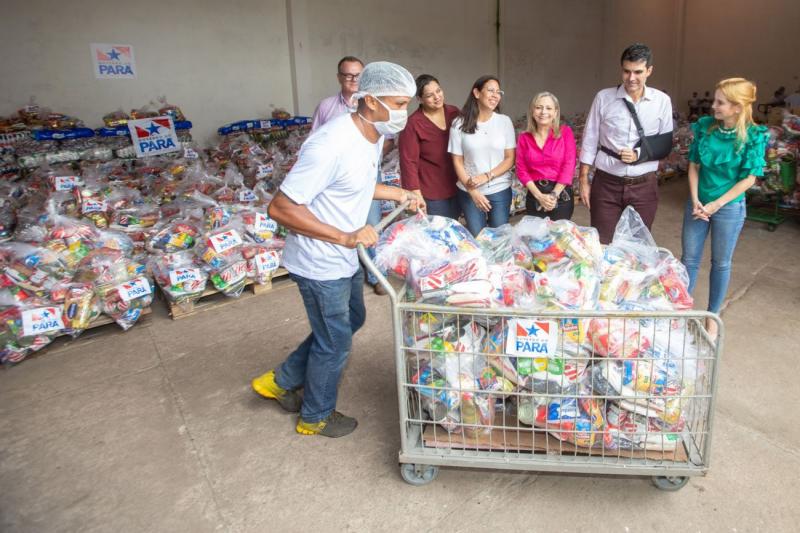 Pará inicia distribuição de mais de 500 mil cestas básicas para alunos da rede pública Pará inicia distribuição de mais de 500 mil cestas básicas para alunos da rede pública
