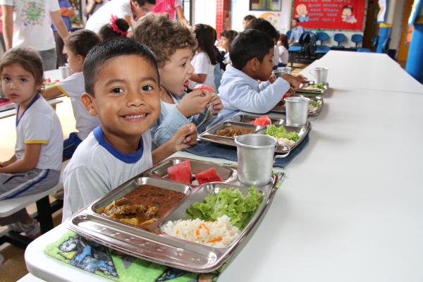 'Nossa Merenda' irá destinar R$ 50 a alunos da rede municipal durante crise da Covid-19 'Nossa Merenda' irá destinar R$ 50 a alunos da rede municipal durante crise da Covid-19