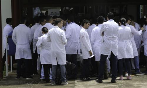 Governo Federal chama profissionais de saúde de todo o país para luta contra coronavírus Governo Federal chama profissionais de saúde de todo o país para luta contra coronavírus