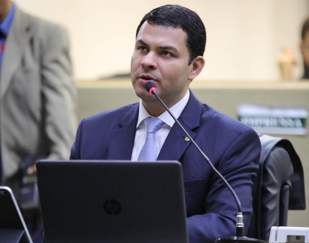 Saullo Vianna defende desconto de até 30% em mensalidades de escolas e faculdades durante pandemia Saullo Vianna defende desconto de até 30% em mensalidades de escolas e faculdades durante pandemia