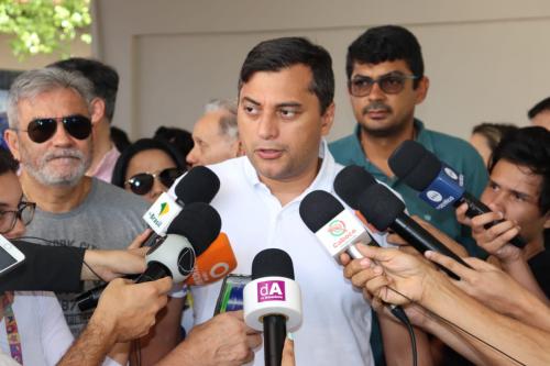 Governador do Amazonas manda prender quem desobedecer quarentena Governador do Amazonas manda prender quem desobedecer quarentena