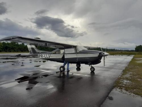 Avião de Itaituba (PA), com garimpeiros, impedido de desembarque em Maués Avião de Itaituba (PA), com garimpeiros, impedido de desembarque em Maués