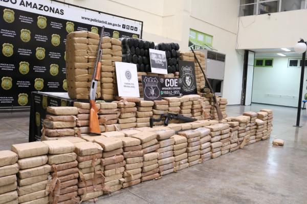 Em Maraã, polícia apreende meia tonelada de drogas avaliada em R$ 2,1 milhões Em Maraã, polícia apreende meia tonelada de drogas avaliada em R$ 2,1 milhões