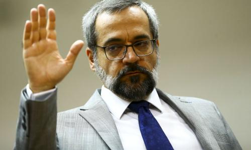 Weintraub diz que governo recorrerá de decisão sobre adiamento do Enem Weintraub diz que governo recorrerá de decisão sobre adiamento do Enem