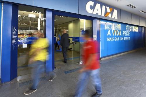 Agências da Caixa abrem duas horas mais cedo nesta segunda-feira (4) Agências da Caixa abrem duas horas mais cedo nesta segunda-feira (4)