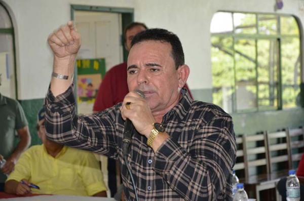 Juiz suspende contrato de prefeito de Humaitá com advogado que o defendeu nas eleições Juiz suspende contrato de prefeito de Humaitá com advogado que o defendeu nas eleições
