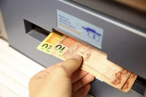 Governo libera até R$ 2.090 do PIS/PASEP para quem trabalhou em 2018 e 2019 Governo libera até R$ 2.090 do PIS/PASEP para quem trabalhou em 2018 e 2019