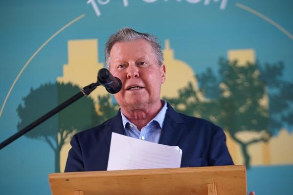 Arthur anuncia primeira parcela do 13º salário para 15 de junho a categorias não essenciais Arthur anuncia primeira parcela do 13º salário para 15 de junho a categorias não essenciais