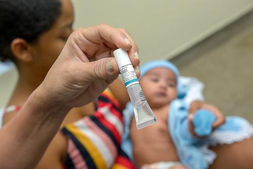 Crianças de seis meses a menores de seis anos são público-alvo de vacina contra influenza, no sábado (6) Crianças de seis meses a menores de seis anos são público-alvo de vacina contra influenza, no sábado (6)