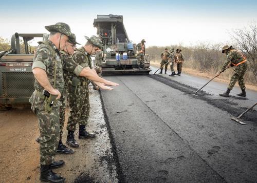 Exército vai contratar 522 profissionais para obras de infraestrutura Exército vai contratar 522 profissionais para obras de infraestrutura