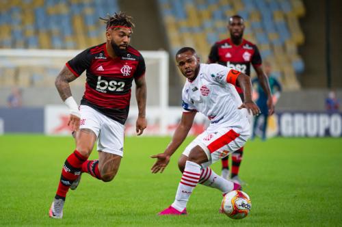 Globo abandona transmissão do Campeonato Carioca e acusa Flamengo de violar contrato Globo abandona transmissão do Campeonato Carioca e acusa Flamengo de violar contrato