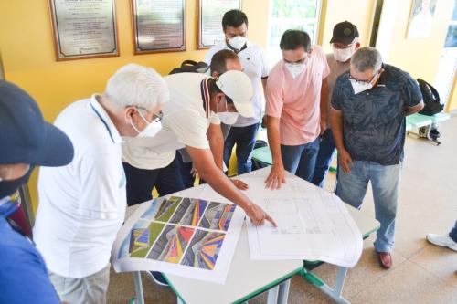 Prefeitura de Parintins inicia construção de ginásio na escola Irmã Cristine Prefeitura de Parintins inicia construção de ginásio na escola Irmã Cristine