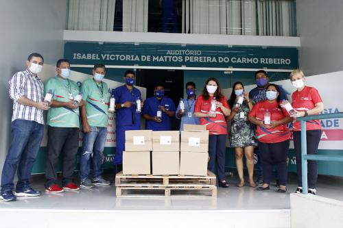 Manaus Solidária recebe doação de mil litros álcool 70% da empresa Química Credie Manaus Solidária recebe doação de mil litros álcool 70% da empresa Química Credie