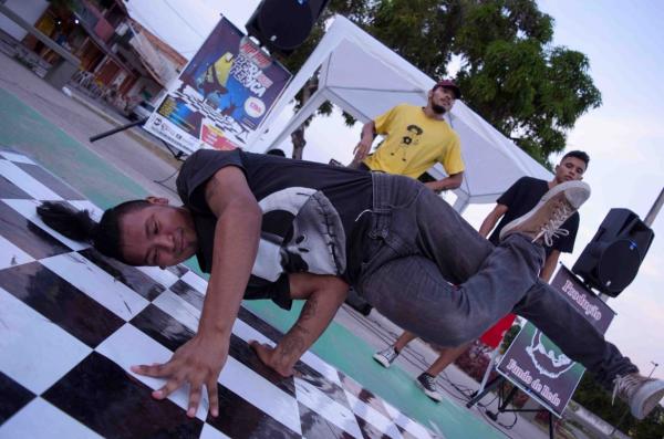 Projeto 'Hip Hop - Praça Periférica' realiza live nesta quarta (29) Projeto 'Hip Hop - Praça Periférica' realiza live nesta quarta (29)