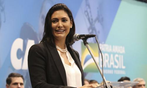 Michelle Bolsonaro testa positivo para coronavírus, diz Planalto Michelle Bolsonaro testa positivo para coronavírus, diz Planalto