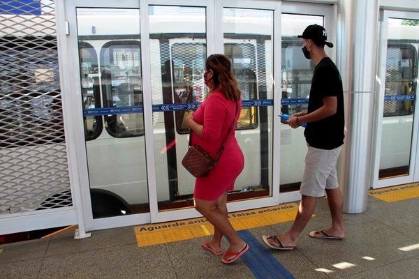 Arthur sanciona lei que reforça combate o assédio sexual a mulheres no transporte público Arthur sanciona lei que reforça combate o assédio sexual a mulheres no transporte público