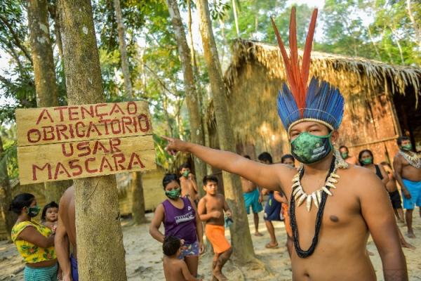 Comunidades indígenas que vivem do turismo recebem máscaras e álcool em gel, no AM Comunidades indígenas que vivem do turismo recebem máscaras e álcool em gel, no AM