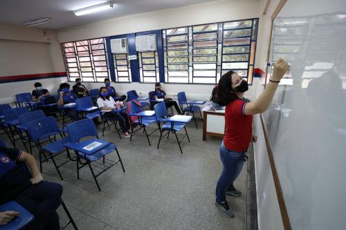 Em Manaus, aulas presenciais retornam com 94% dos professores em sala Em Manaus, aulas presenciais retornam com 94% dos professores em sala