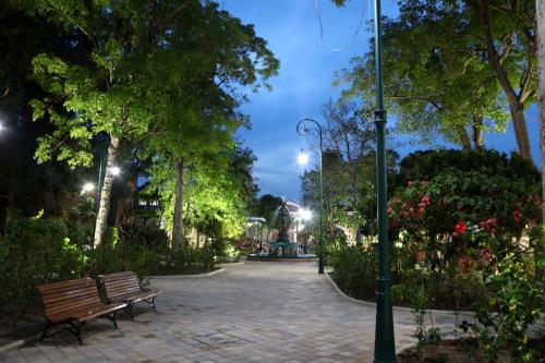 Prefeito de Manaus entrega praça Dom Pedro II revitalizada e com acessibilidade Prefeito de Manaus entrega praça Dom Pedro II revitalizada e com acessibilidade