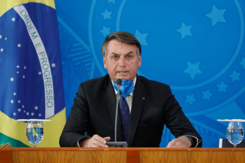 Com Pantanal e Amazônia em chamas, Bolsonaro diz que 'vai pra cima' dos ambientalistas Com Pantanal e Amazônia em chamas, Bolsonaro diz que 'vai pra cima' dos ambientalistas