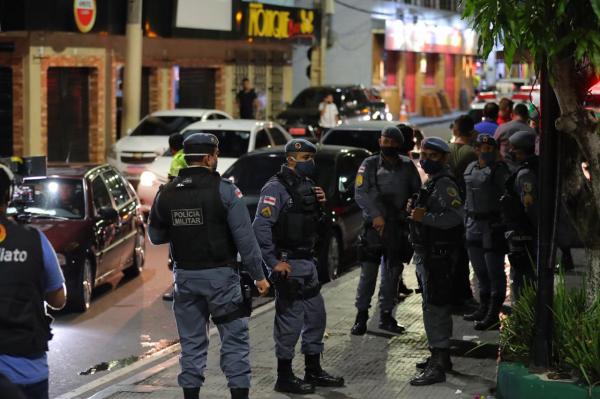 Polícia fecha em Manaus bares e espaços que descumpriam decreto do governo Polícia fecha em Manaus bares e espaços que descumpriam decreto do governo
