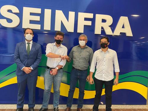 Governos do Amazonas e Acre firmam cooperação para construir estradas que interligam os estados Governos do Amazonas e Acre firmam cooperação para construir estradas que interligam os estados