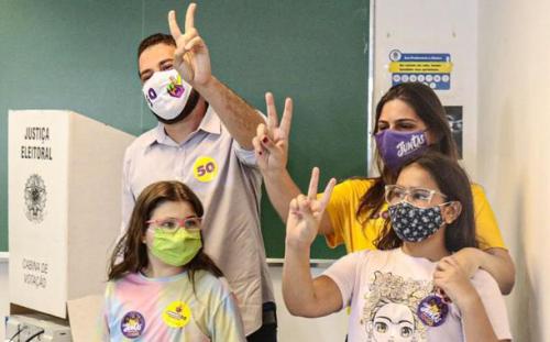 Boulos tem 25% de votos e vai ao 2º turno em São Paulo, indica boca de urna Ibope Boulos tem 25% de votos e vai ao 2º turno em São Paulo, indica boca de urna Ibope