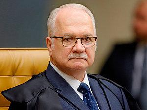 Fachin determina que STJ julgue recurso de Lula no caso tríplex Fachin determina que STJ julgue recurso de Lula no caso tríplex