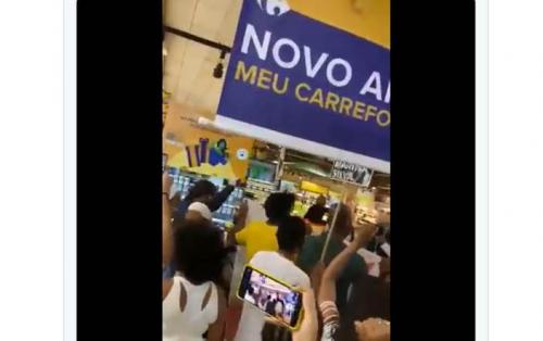Protestos em seis capitais em frente ao Carrefour, após morte de homem negro Protestos em seis capitais em frente ao Carrefour, após morte de homem negro