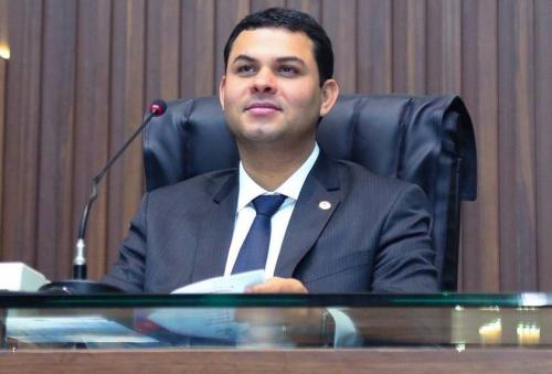 Saullo Vianna diz que está a disposição das autoridades Saullo Vianna diz que está a disposição das autoridades